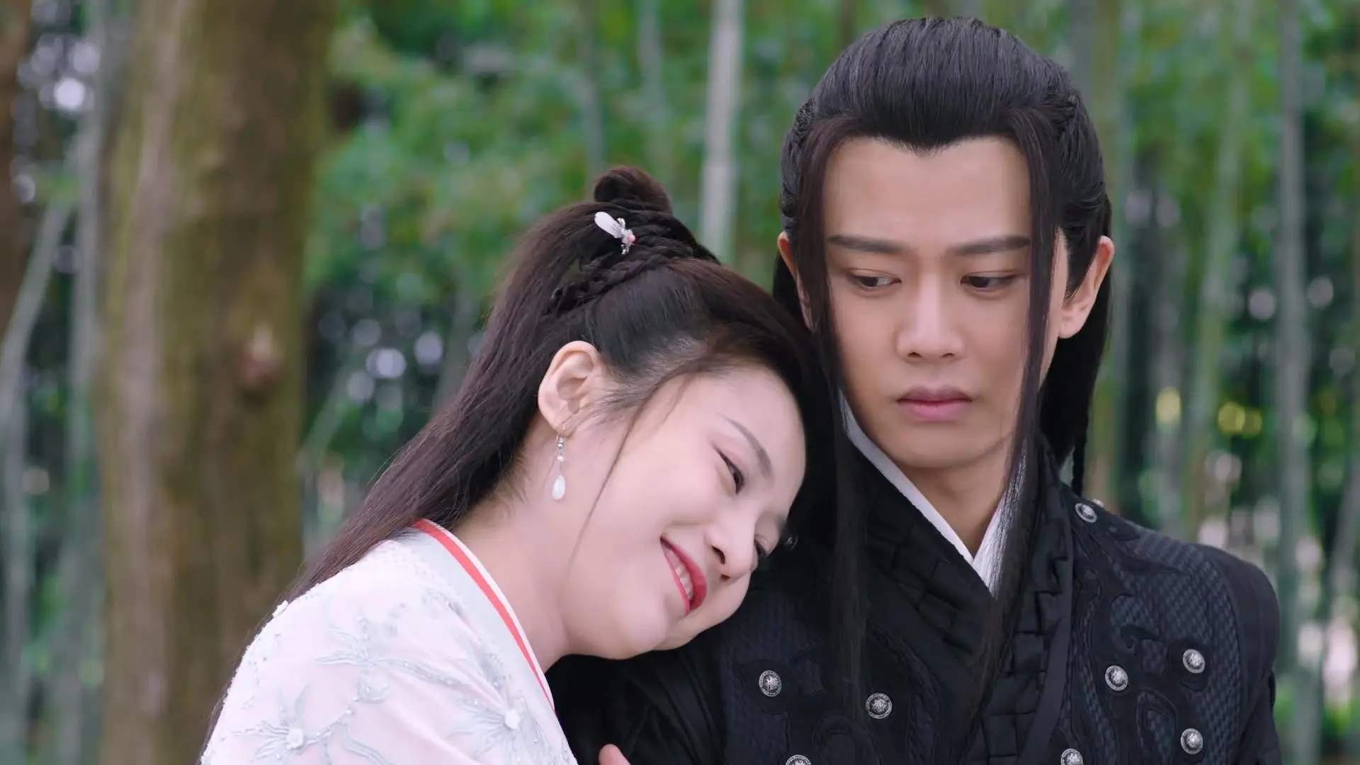 凯莉·麦基翁三冠加身，凯莉·麦吉利斯照片