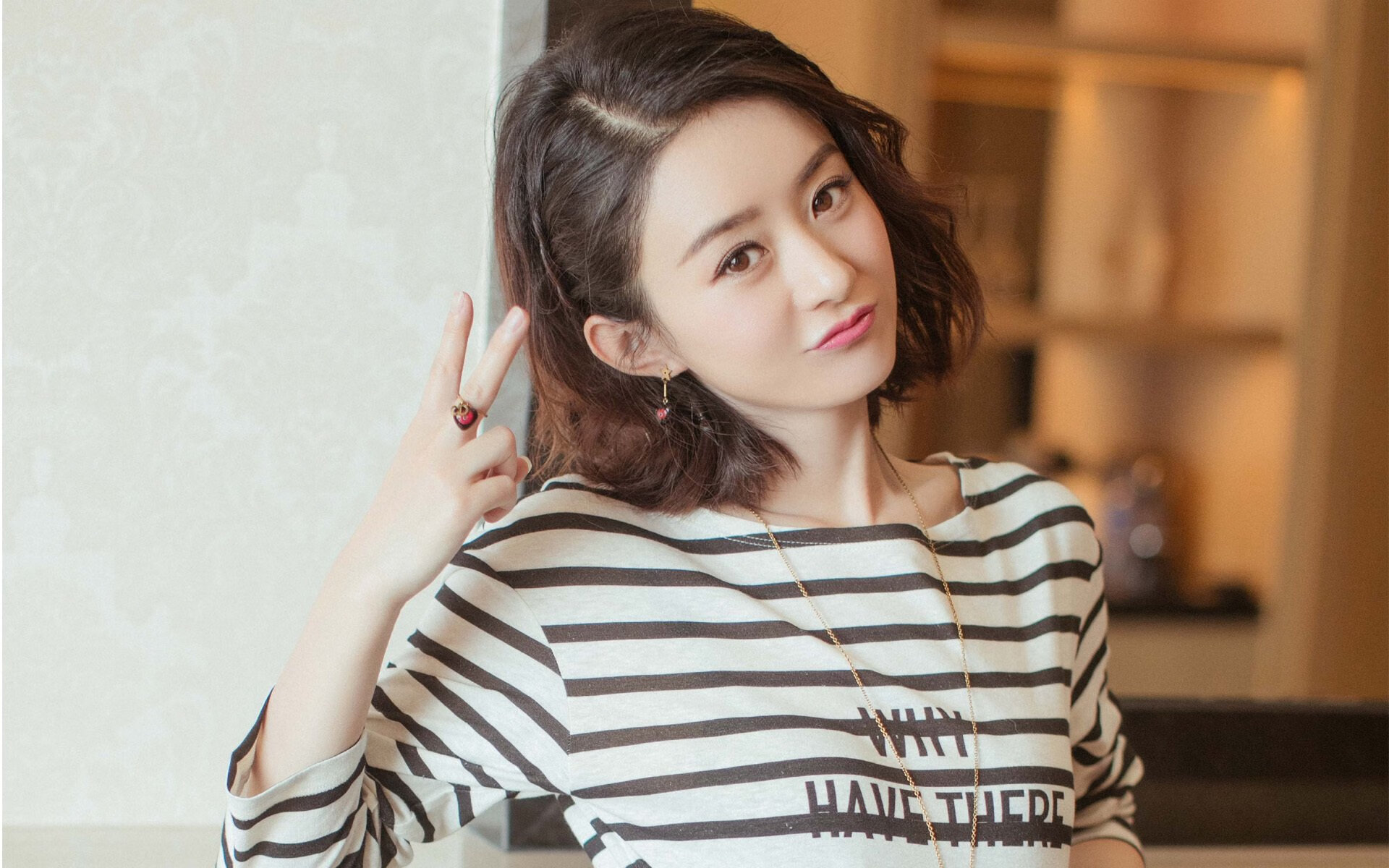 数字化转播技术推动足球赛事全球同步直播,数字化转播的电视节目以哪几类为主